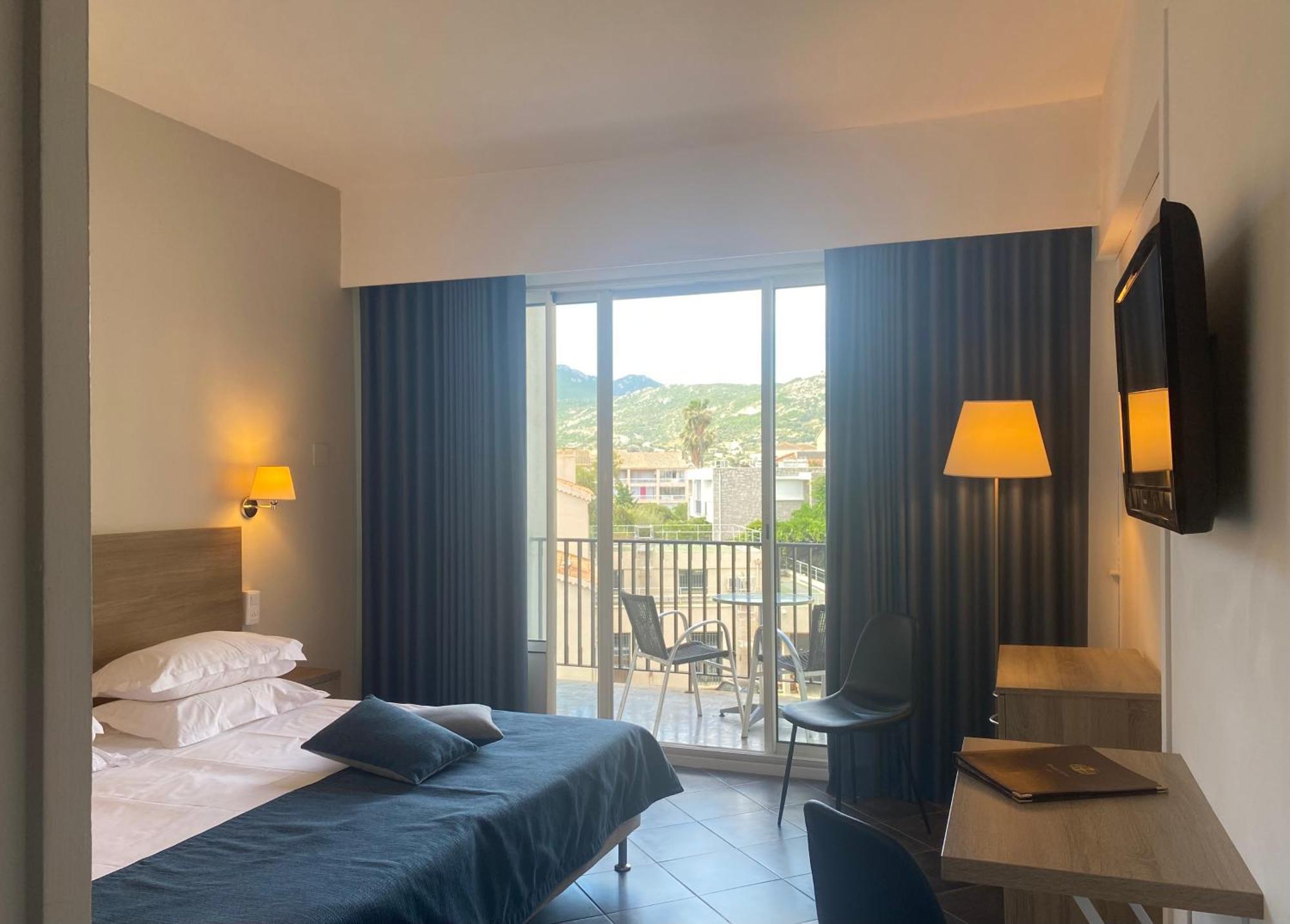 Grand Hotel De Calvi กาลวี ภายนอก รูปภาพ