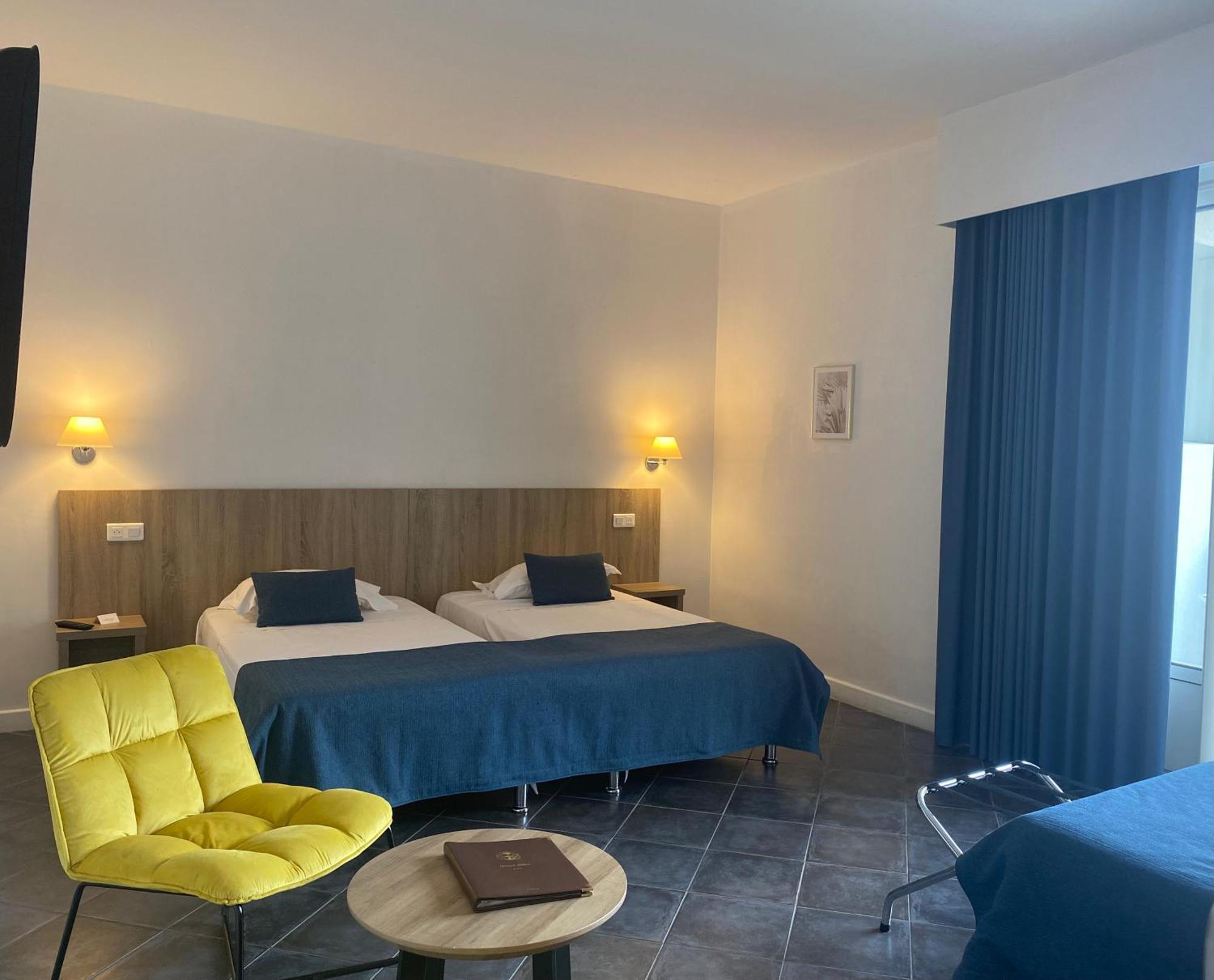 Grand Hotel De Calvi กาลวี ภายนอก รูปภาพ